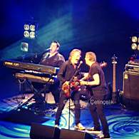 CAMEL Live in Istanbul 2018 by Erol Çetinçelik